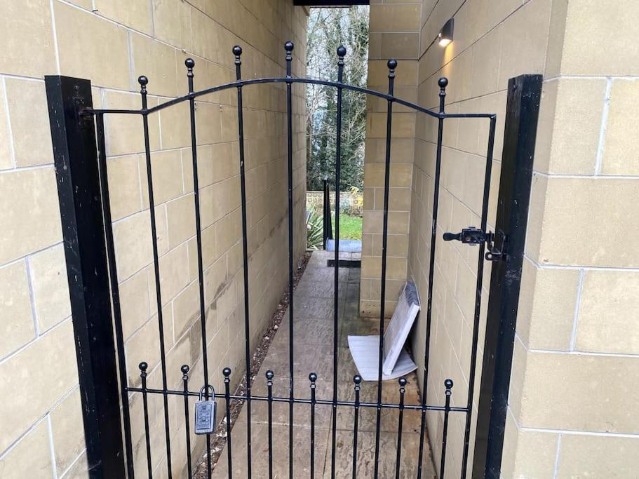 The Retreat, Luxury Studio Apartment In Bath With Parking Εξωτερικό φωτογραφία