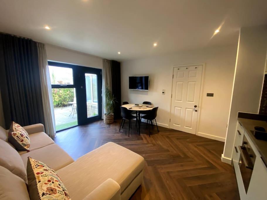 The Retreat, Luxury Studio Apartment In Bath With Parking Εξωτερικό φωτογραφία